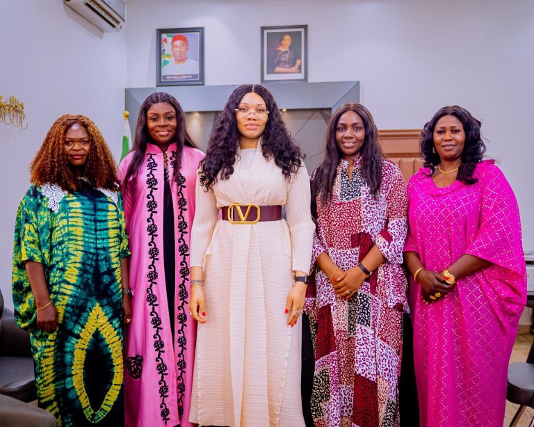 Imo First Lady, HE Chioma Uzodimma receives the wife of the newly elected Speaker of the Imo State House of Assembly and Member Representing Ihitte-Uboma State Constituency